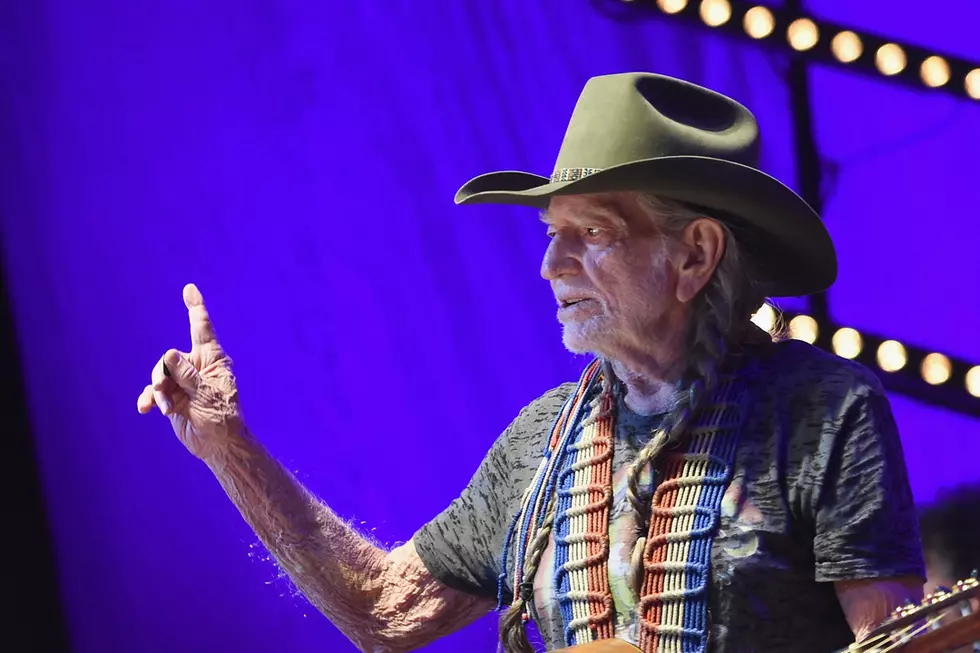 Update: Willie Nelson ‘Feeling Better,’ Will Resume Touring in September