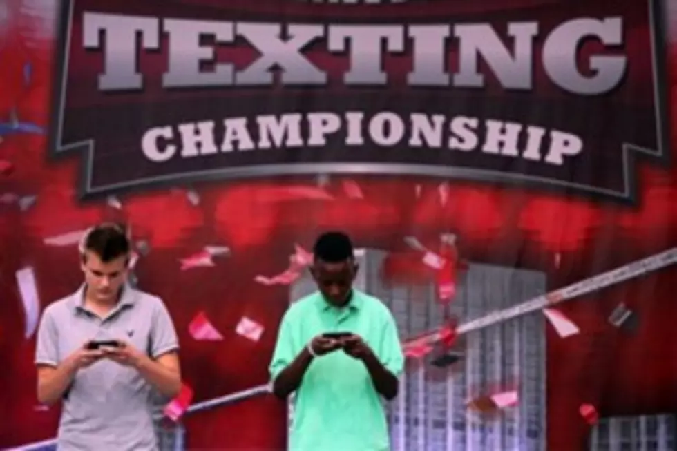 17 Year Old Brazilian World’s Fastest Texter